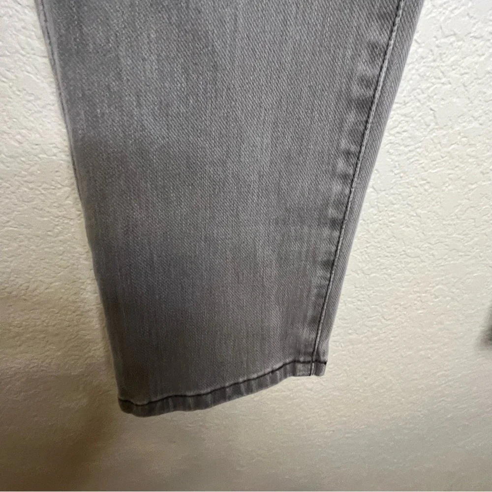 J. McLaughlin Women's Gray Washed Straight Leg Jeans Size Medium or 6/8